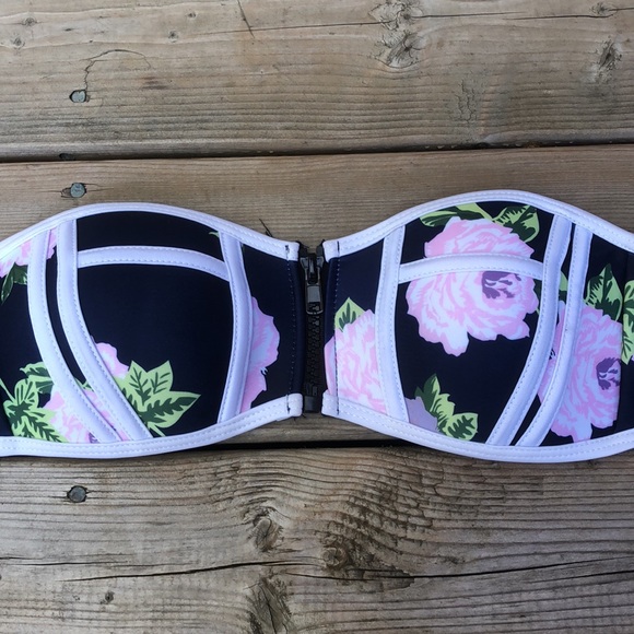 Floral Strapless Bikini Top SHEIN (Size S) - Picture 3 of 8